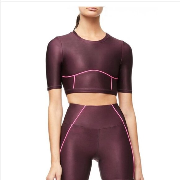 💕GOOD AMERICAN💕 Electric Feel Athletic Cropped Top 2 Medium M NWT - Picture 1 of 11